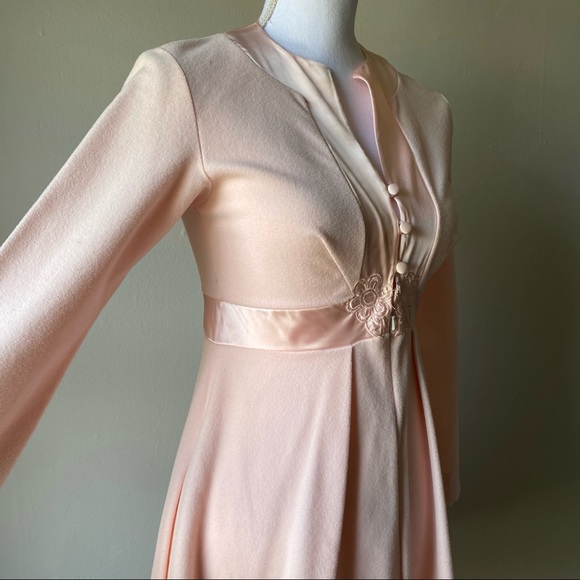 Beautiful lt pink Gossard Artemis short zip robe - Picture 5 of 9